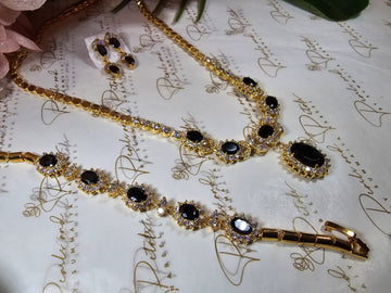Black Oval Gem Necklace Set